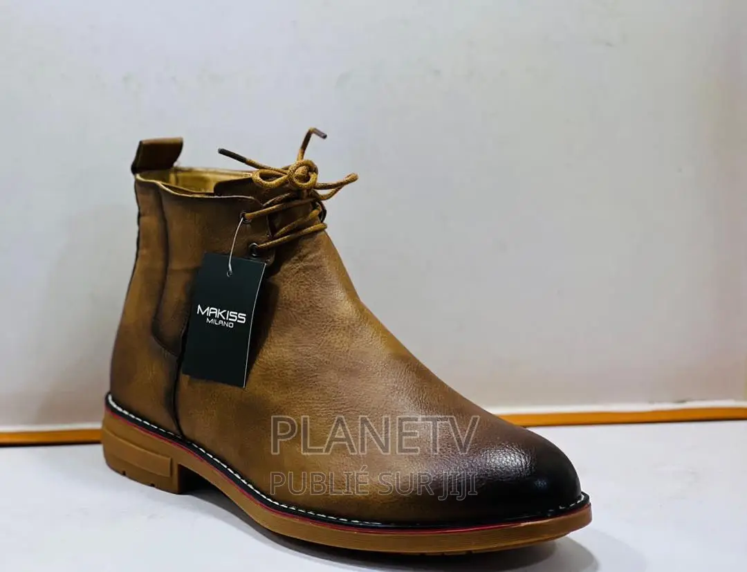 Chaussures En Cuir Disponible