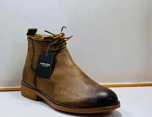 Chaussures En Cuir Disponible