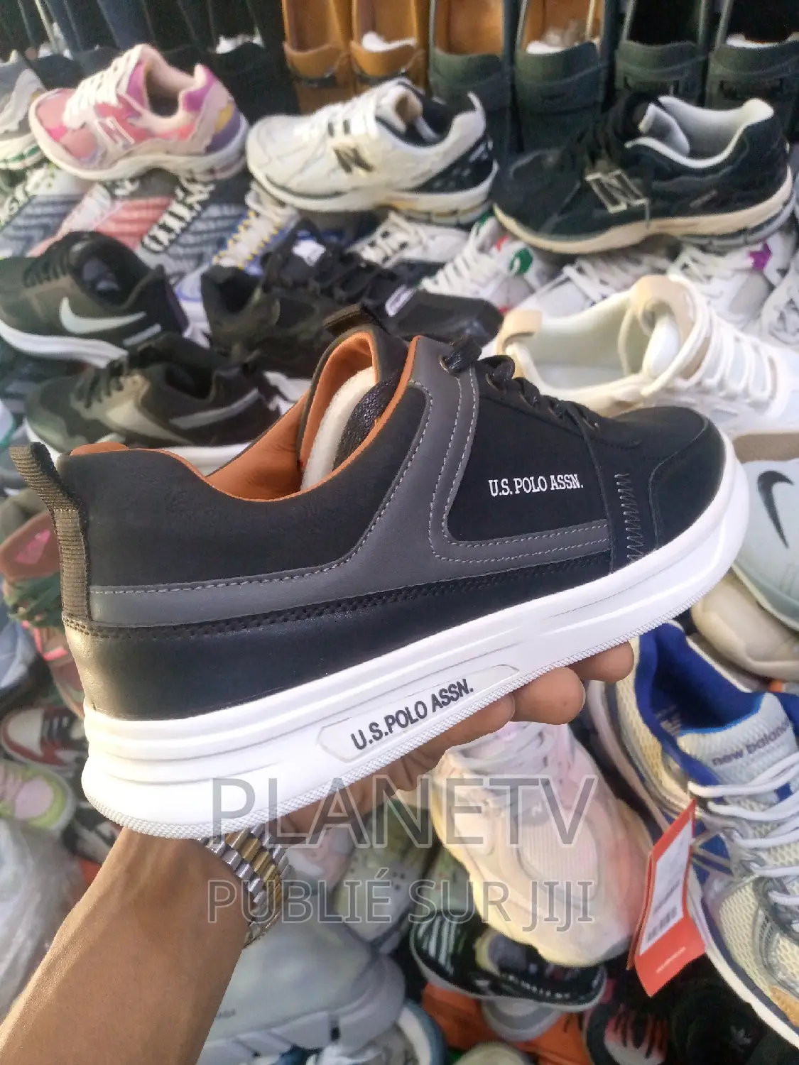 Chaussures Pour Hommes Disponible