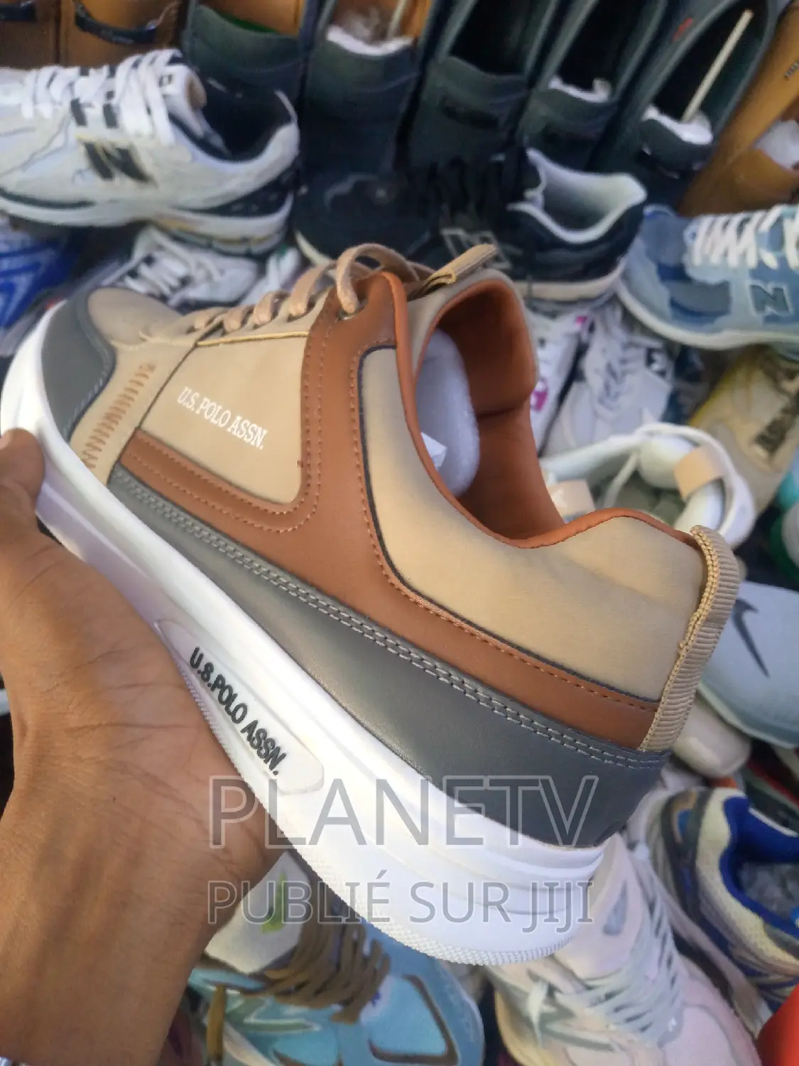 Chaussures Pour Hommes Disponible