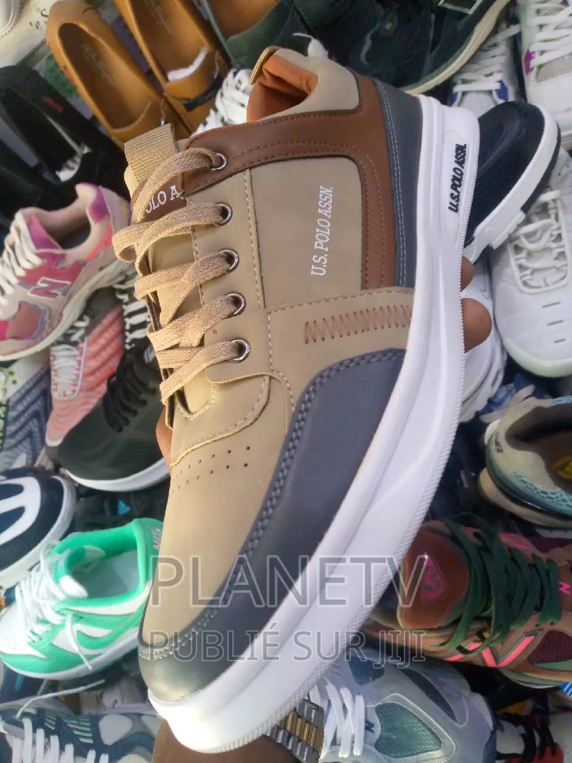 Chaussures Pour Hommes Disponible