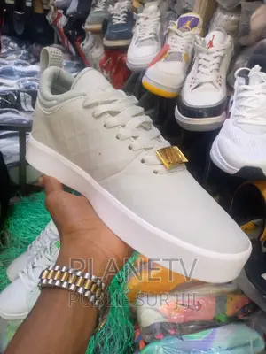 Chaussures Très Jolie Disponible