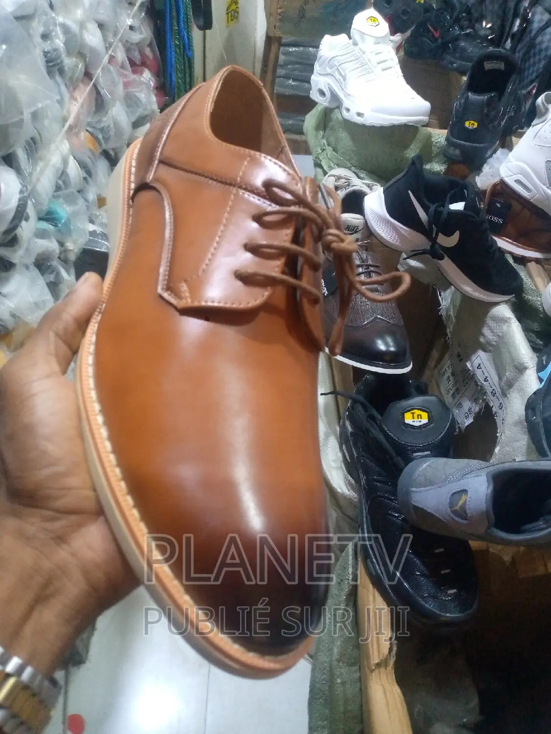 Chaussures En Cuir Disponible