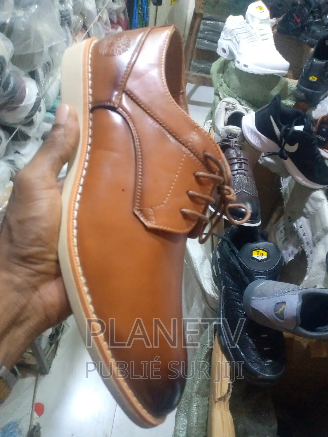 Chaussures En Cuir Disponible