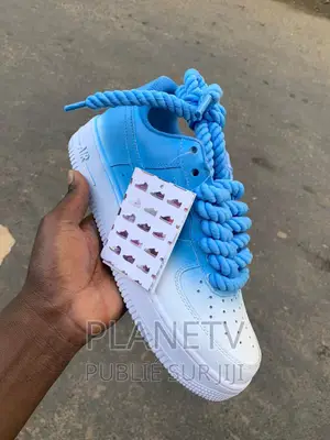 Photo - Chaussures Aire Force Disponible