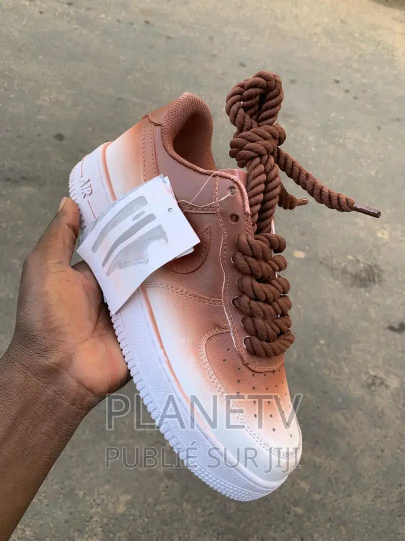 Chaussures Aire Force Disponible