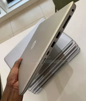 New HP EliteBook Folio 1040 G2 8GB Intel Core i5 SSD 256GB