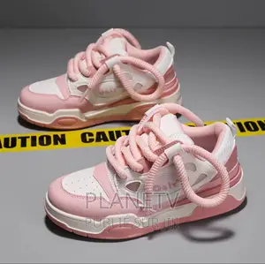 Photo - Chaussures Unisexe Disponible