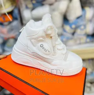 Chaussures Très Jolie Disponible