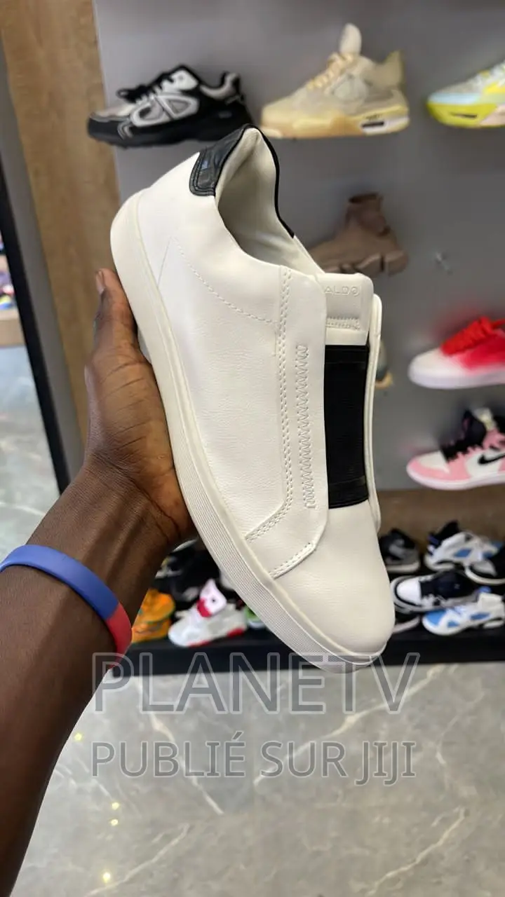 Chaussures Très Jolie Disponible