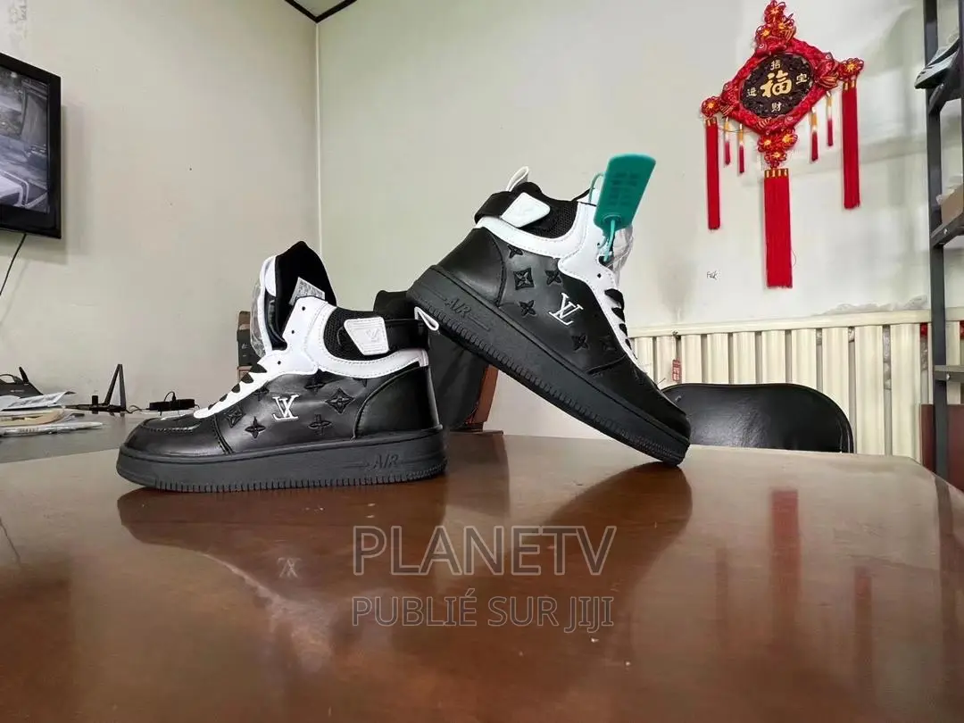 Chaussures Louis Vuitton Disponible