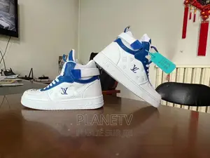 Chaussures Louis Vuitton Disponible