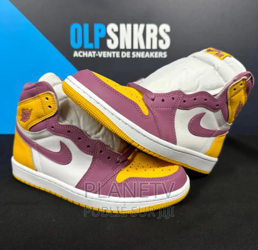 Chaussures Basket Nike Disponible