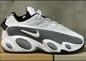 Chaussures en Basket Disponible