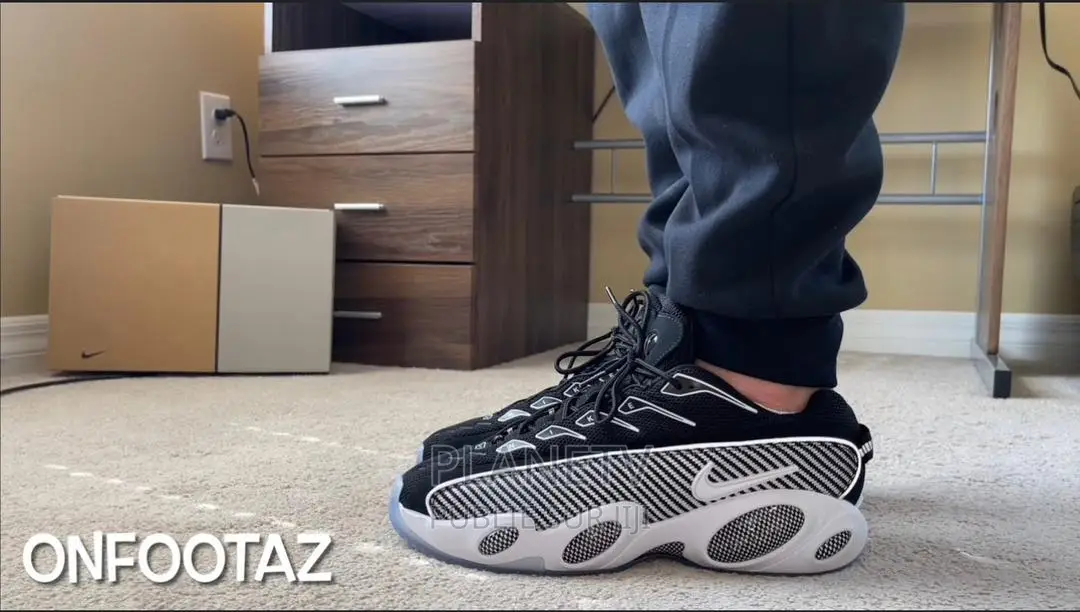 Chaussures en Basket Disponible