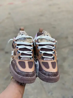 Chaussures Louis Vuitton Disponible