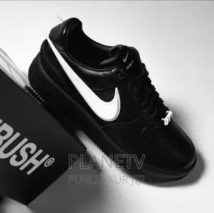 Chaussures Nike Très Jolie Disponible