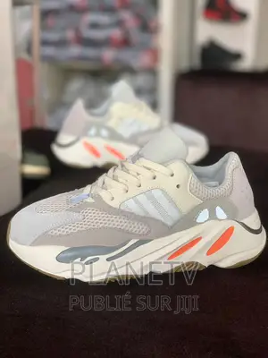 Photo - Chaussures Très Jolie Disponible