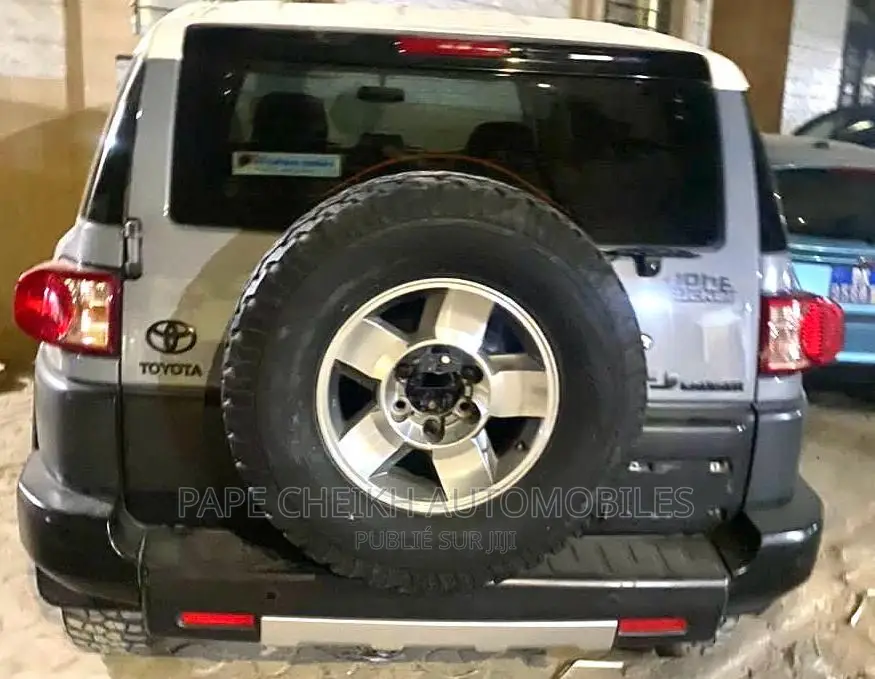 Toyota FJ Cruiser 2015 Gris