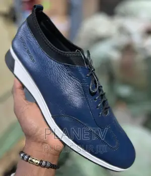 Chaussures Boss Cuir Très Jolie Disponible