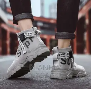 Photo - Chaussures Suprême Disponible