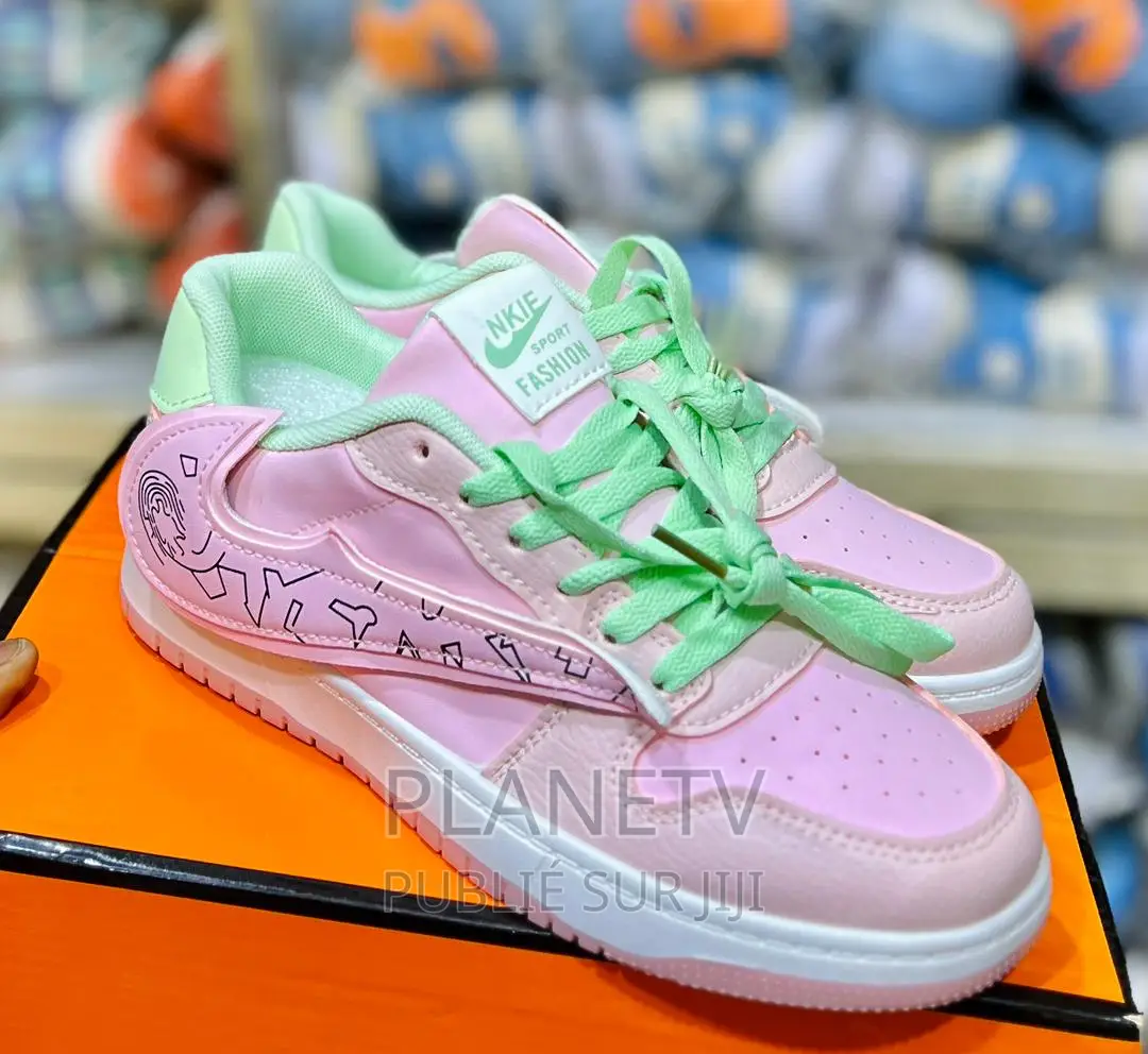 Chaussures Très Jolie Disponible