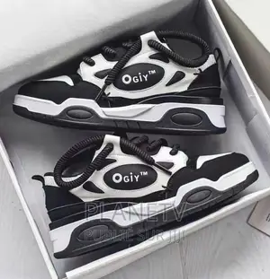 Photo - Chaussures Oggy Très Jolie Disponible