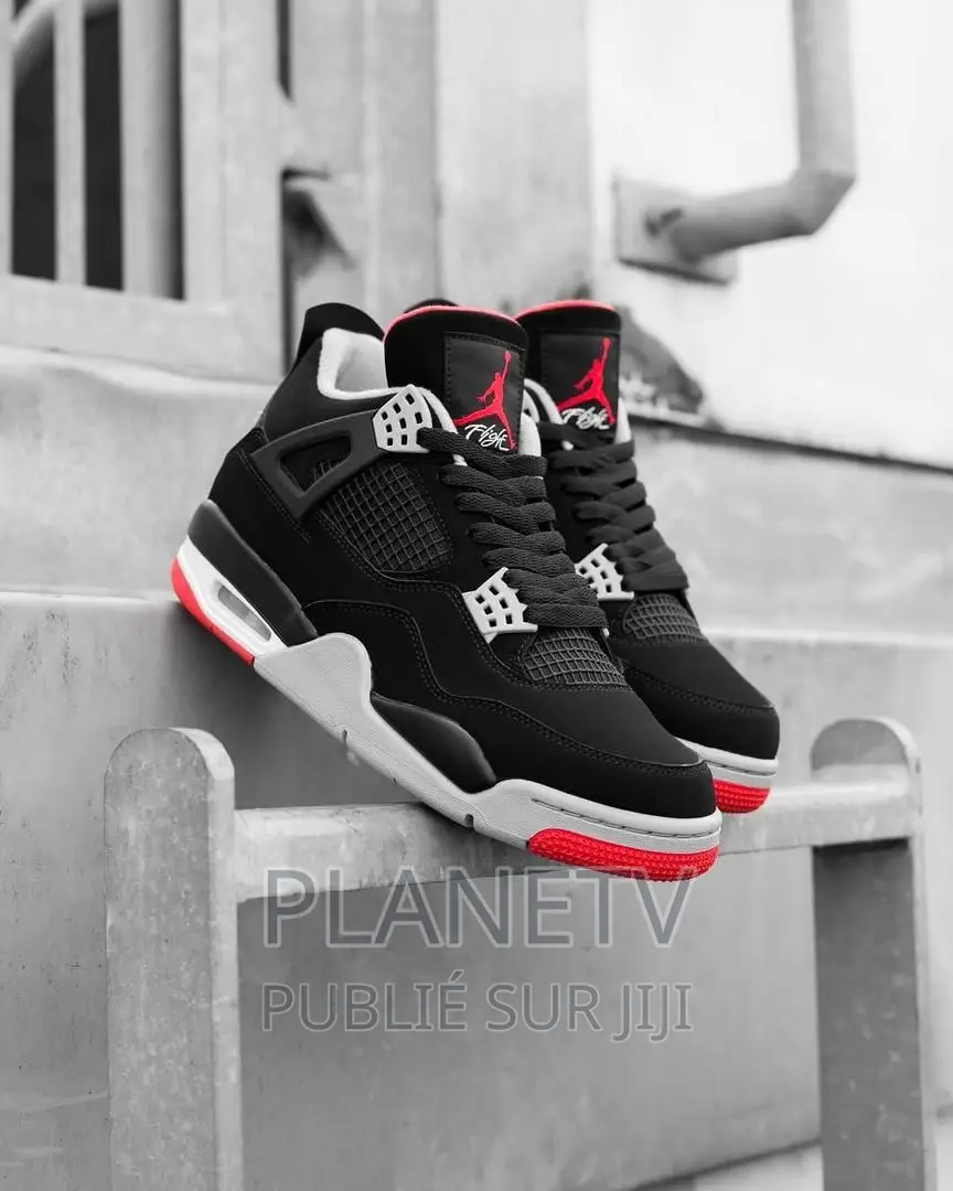 Chaussures Aire Jordan 4 Disponible