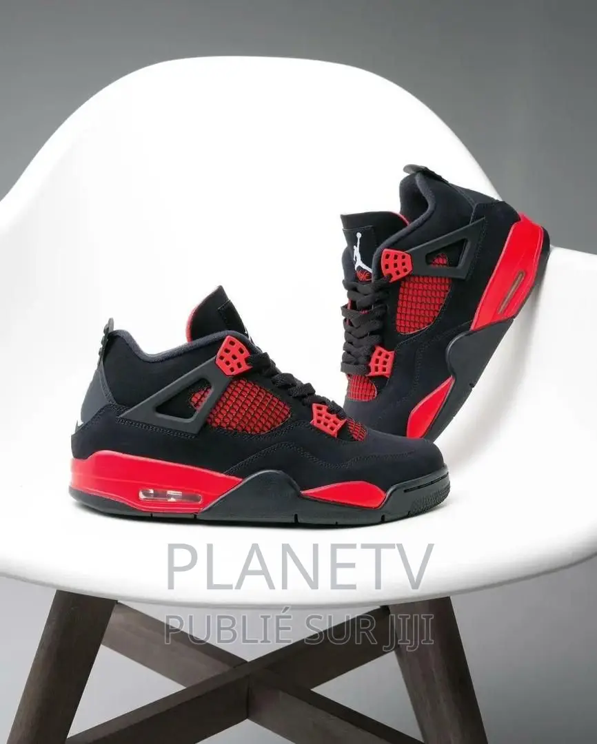 Chaussures Aire Jordan 4 Disponible