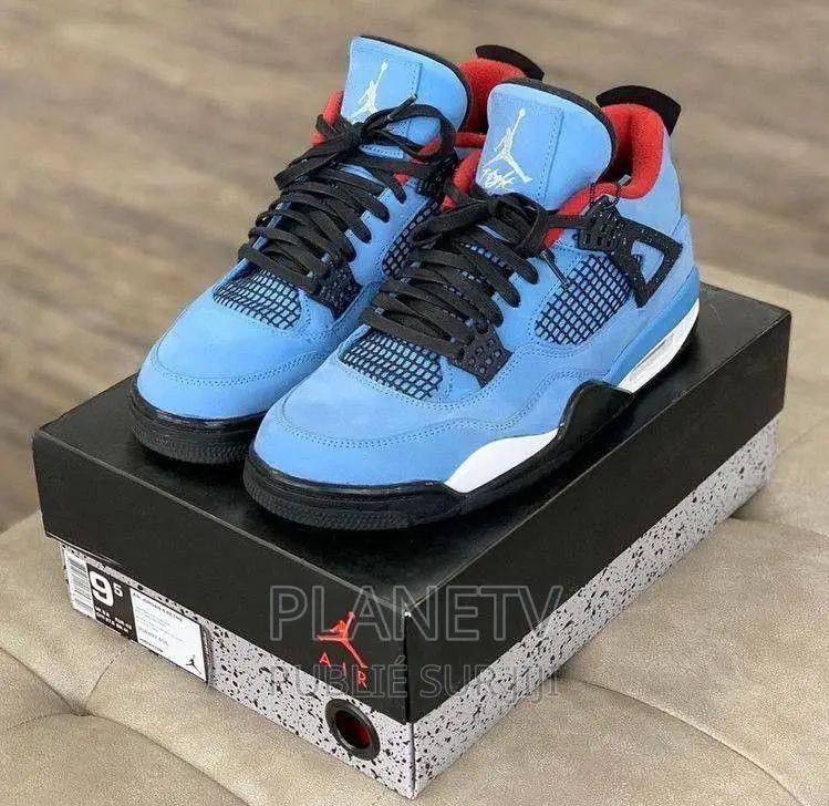 Chaussures Aire Jordan 4 Disponible