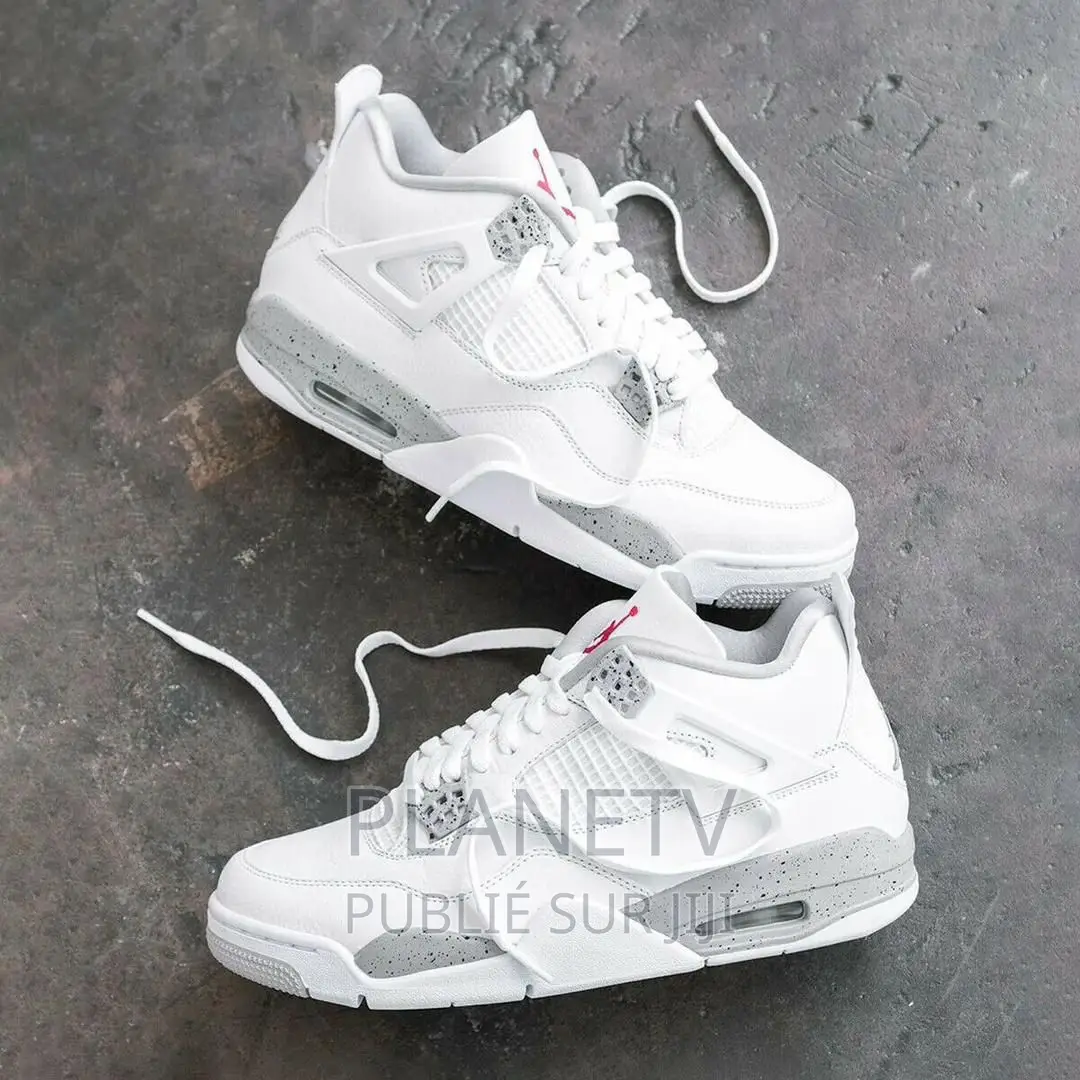 Chaussures Aire Jordan 4 Disponible
