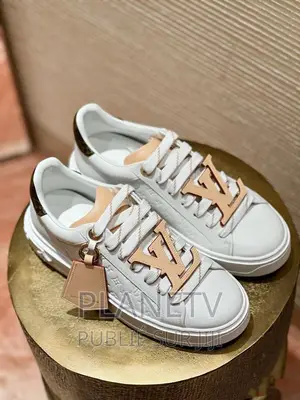 Louis Vuitton Disponible