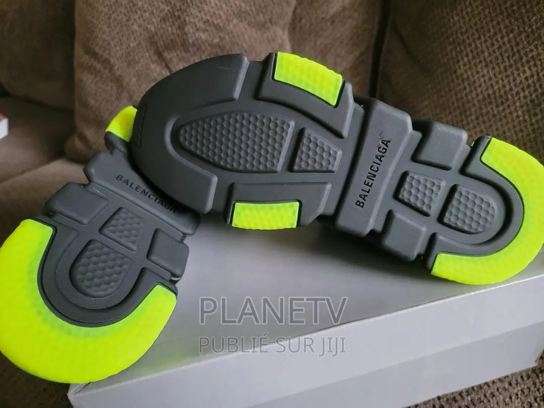 Balenciaga Disponible