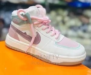 Photo - Chaussures Nike Très Jolie Disponible