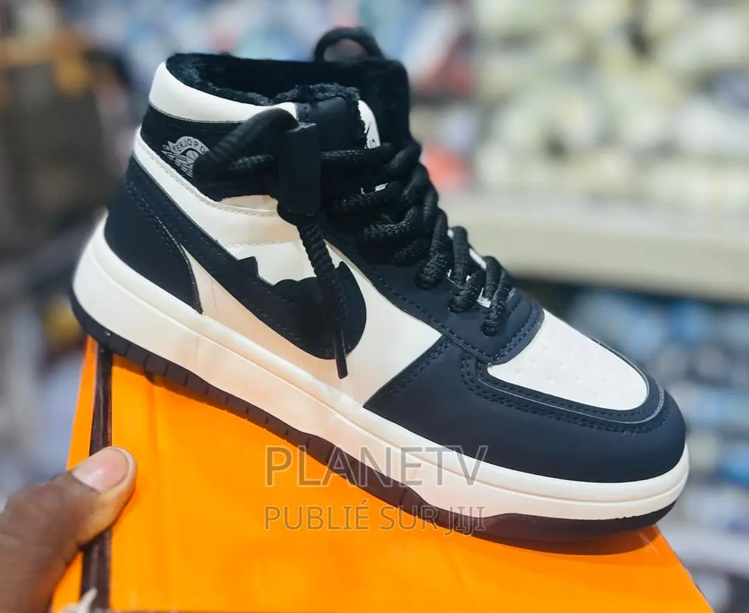 Chaussures Nike Très Jolie Disponible