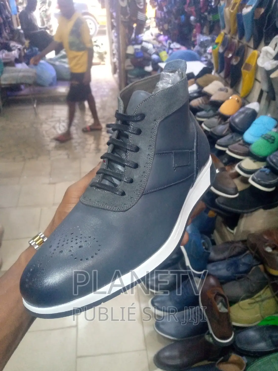 Berlutti en Cuir Original Disponible