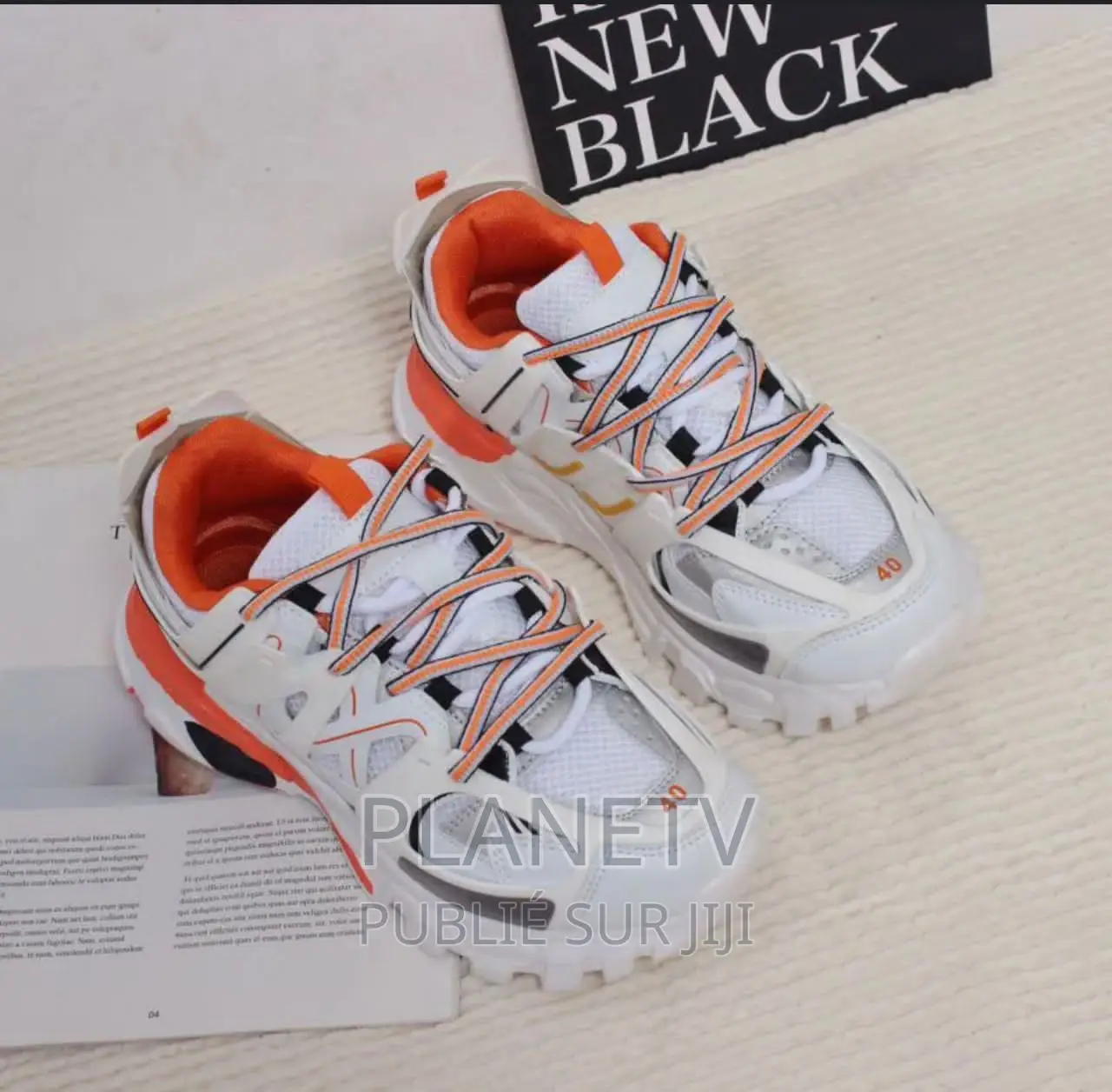 Balenciaga Très Jolie Disponible