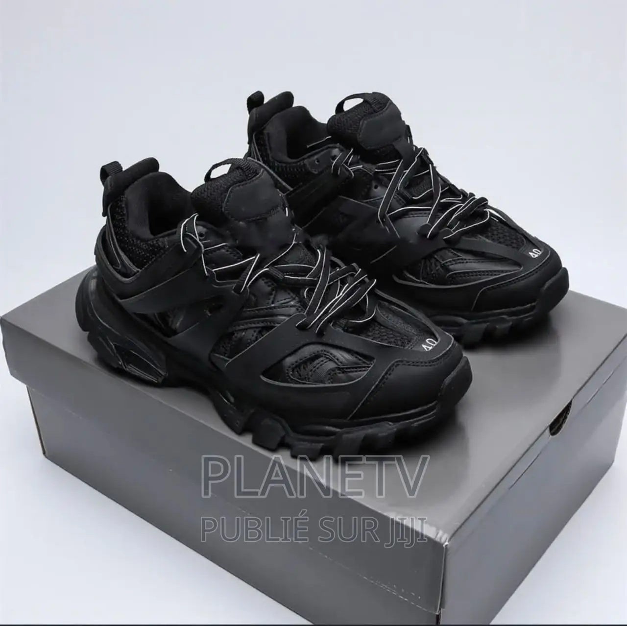 Balenciaga Très Jolie Disponible