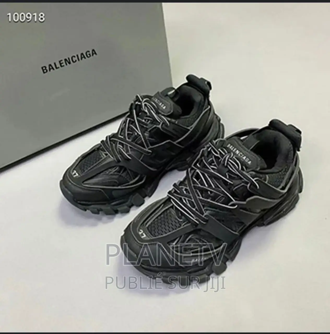 Balenciaga Très Jolie Disponible