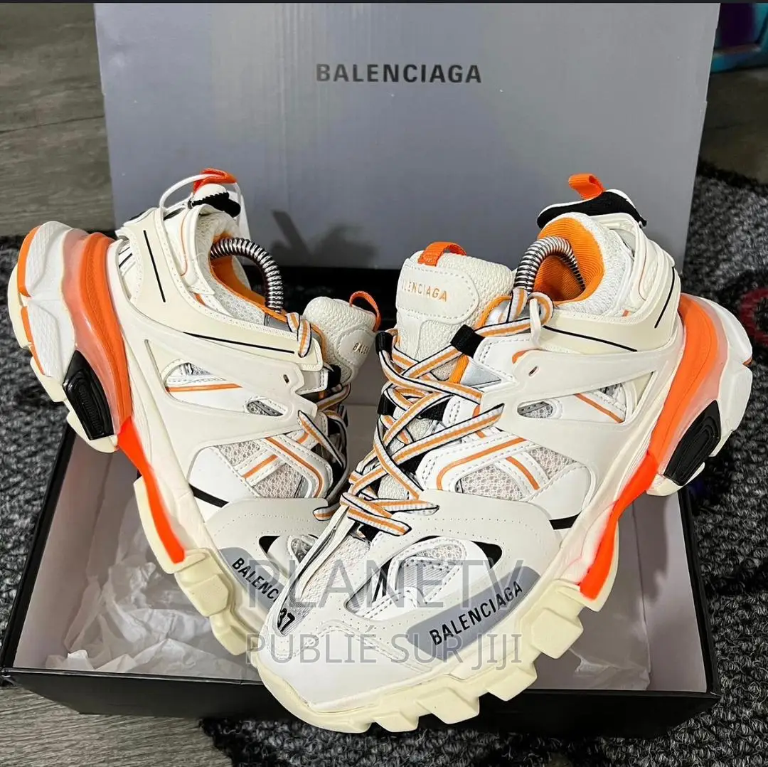 Balenciaga Très Jolie Disponible