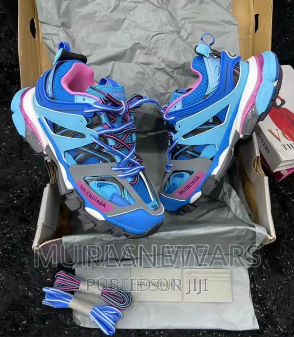 Balenciaga Très Jolie Disponible