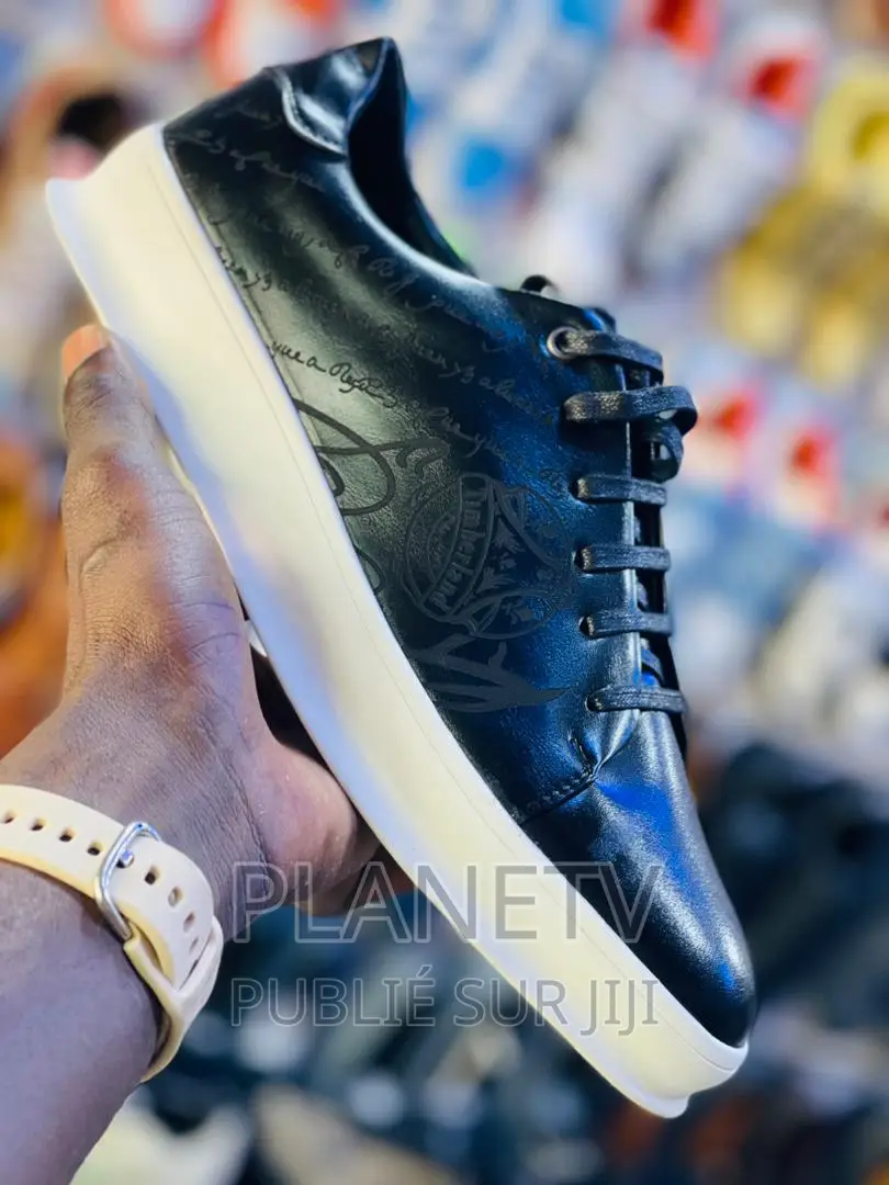 Chaussures Mocassins en Cuir Disponible GFS