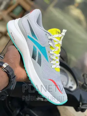 Chaussures Très Jolie Disponible