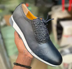 Chaussures en Cuir Croco Disponible TDS