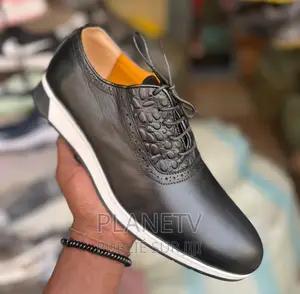 Chaussures en Cuir Croco Disponible TDS