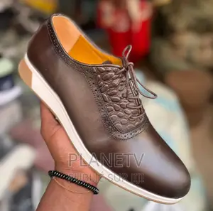 Chaussures en Cuir Croco Disponible TDS