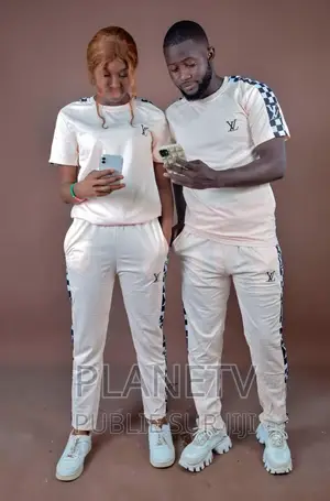 Ensemble Très Jolie Disponible Kb