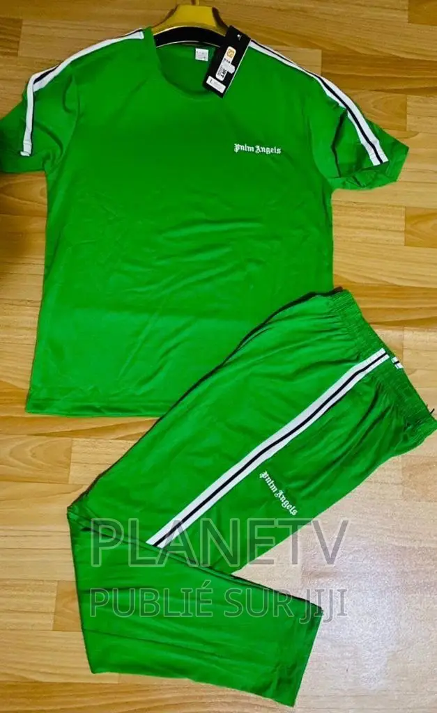 Ensemble Très Jolie Disponible Kb