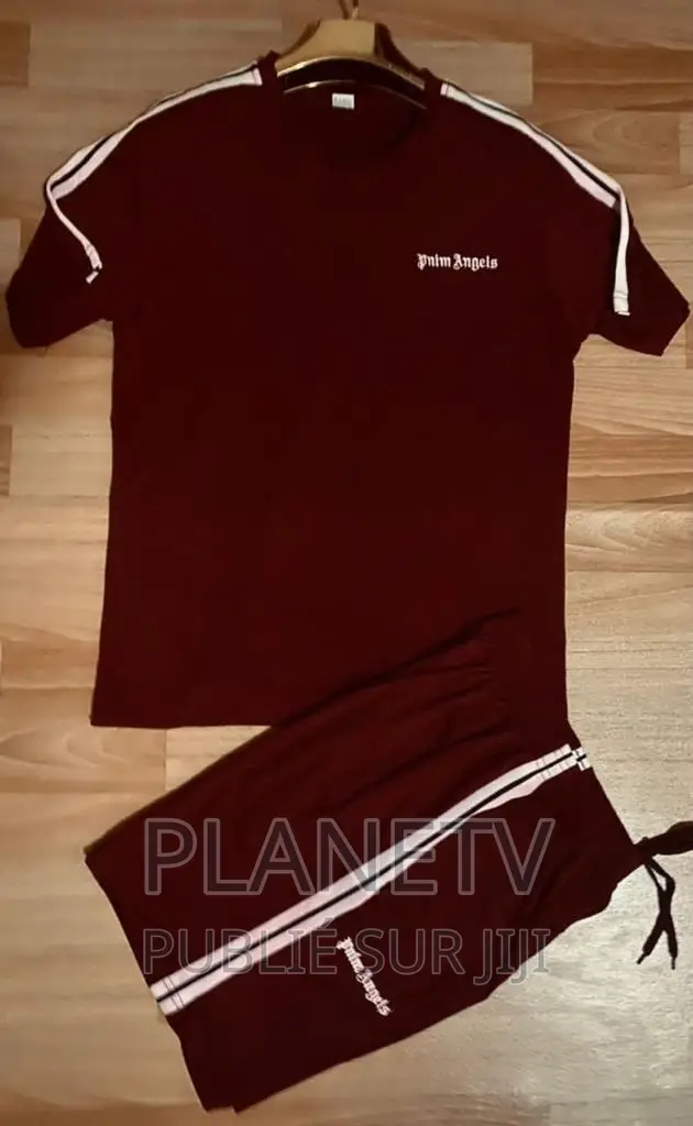 Ensemble Très Jolie Disponible Kb