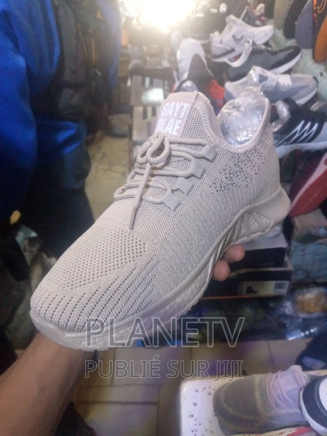 Chaussures Trening Disponible